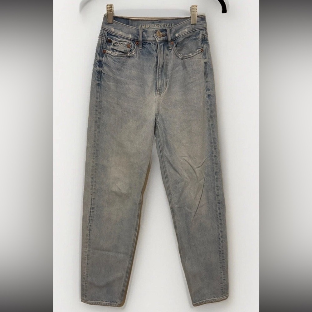 American Eagle Outfitters Women’s Mom Jeans Light Wash Blue Denim Size 00